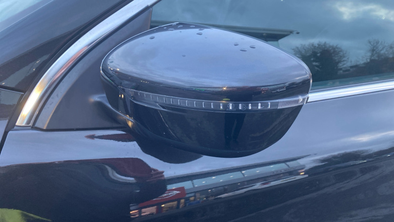 Nissan Qashqai 1.3 DiG-T Acenta Premium 5dr Petrol Hatchback